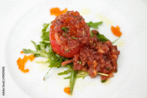 Tuna tartar with tomato