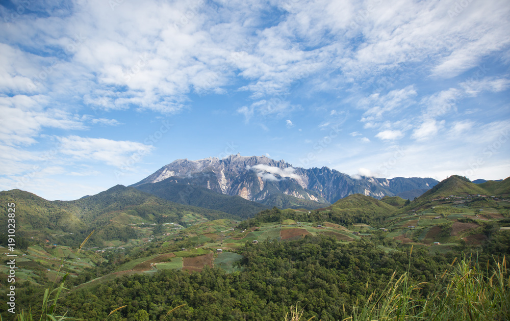 Fototapeta premium amazing view of Mount Kinabalu