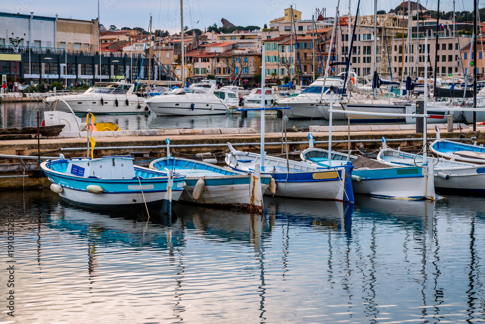 Bateaux de pêche dans le port de La Ciotat