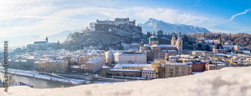 Salzburg im Winter, Morgensonne und Schnee, Panorama