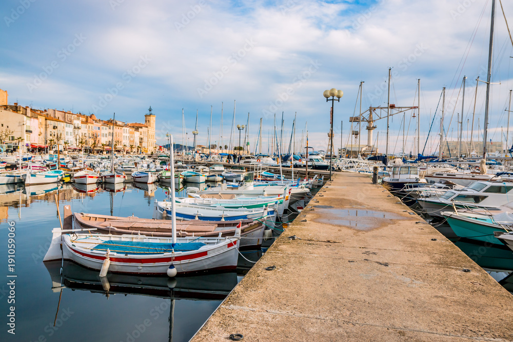 Fototapeta premium Bateaux de pêche dans le port de La Ciotat