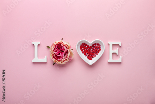 Obraz na plátně Valentines day concept with love letters on pink background