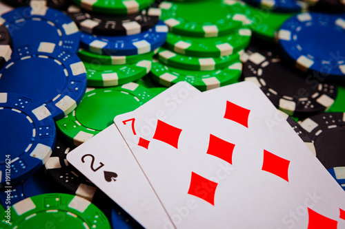 two riches and seven singles bobey lie on poker chips, Lowball draw poker Blinds