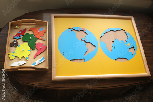 montessori continents puzzle