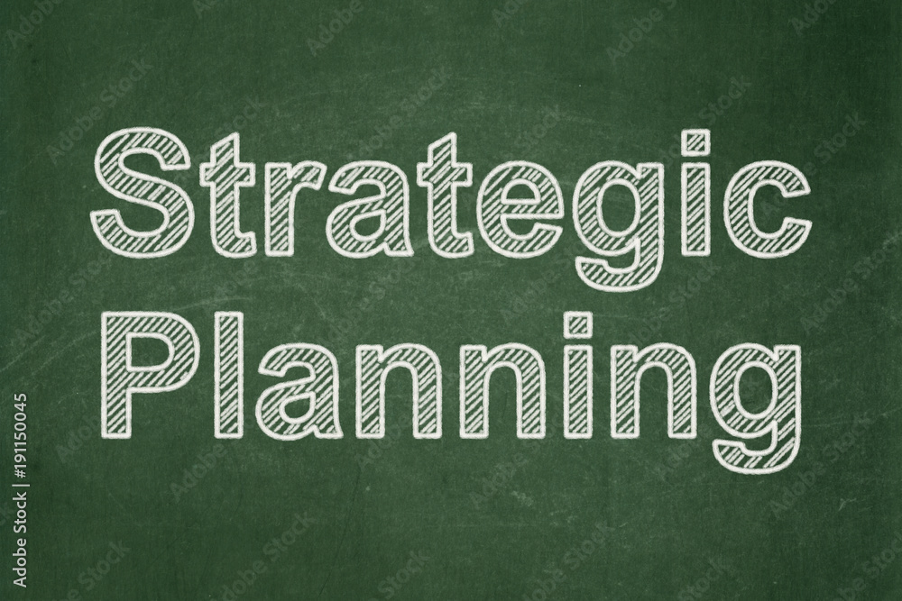 Obraz premium Finance concept: text Strategic Planning on Green chalkboard background