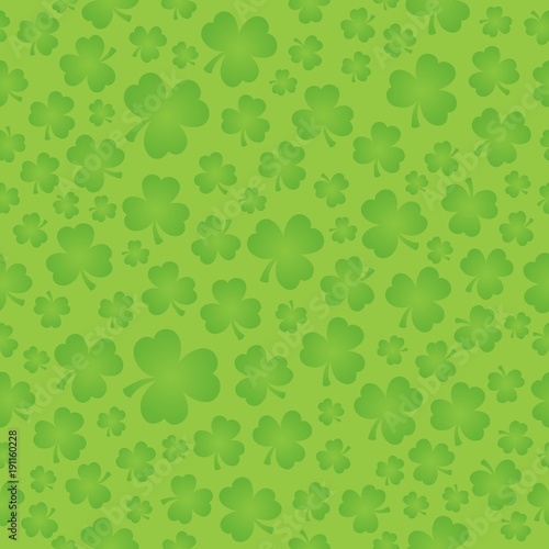 deseniowa-z-zielonym-motywem-koniczyny