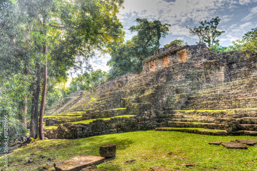 Yaxchilán ist eine historische Maya-Stadt am Fluss Usumacinta zwischen Mexiko und Guatemala photo