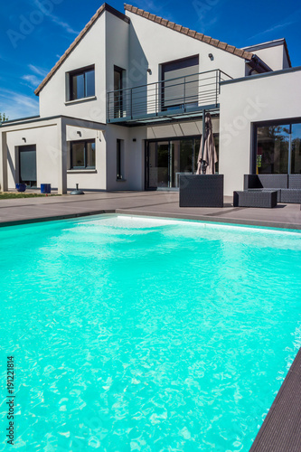 maison avec piscine © Eléonore H