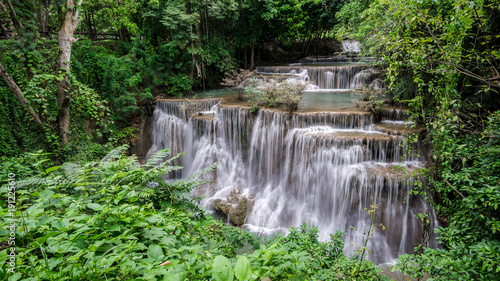 Fototapeta Naklejka Na Ścianę i Meble -  Huay Mae Kamin waterfall  at Khuean Srinagarindra National Park kanchanaburi povince , landscape Thailand