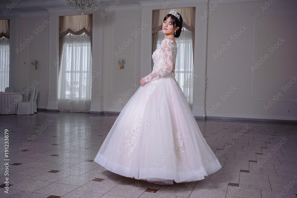 Fototapeta premium beautiful smiling bride before wedding ceremony