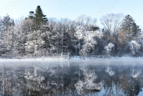 冬の屈斜路湖 © makieni