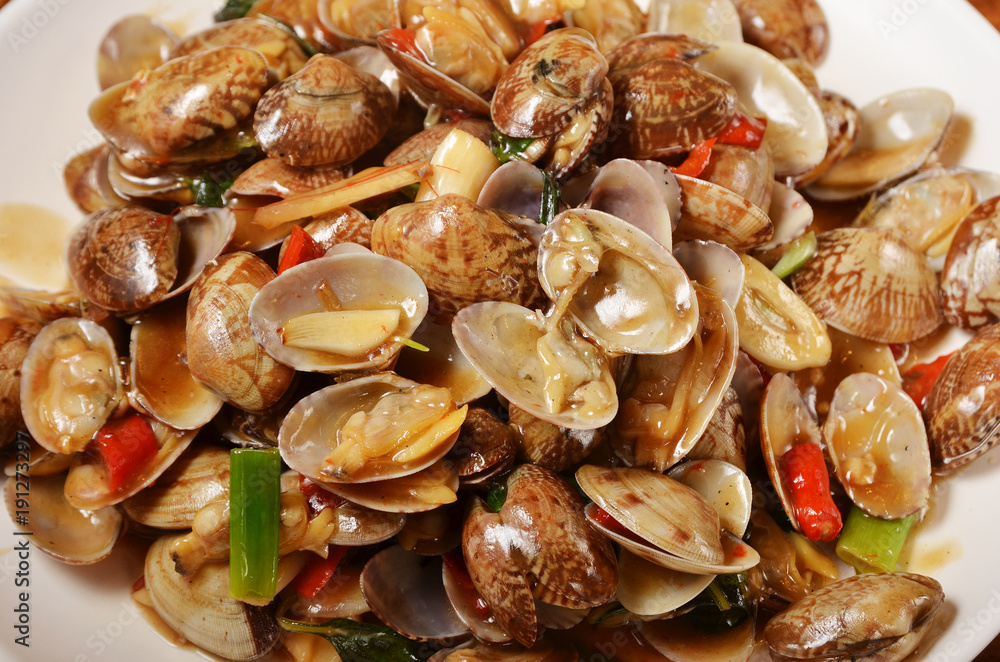 Delicious Taiwan's seafood - Fried clams with basil Delicious Taiwan's seafood - Fried clams with basil