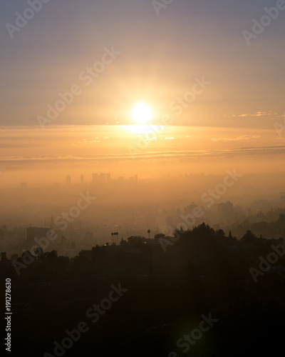 Sonnenuntergang über Los Angeles, USA. Geschossen vom Griffith Observatory 