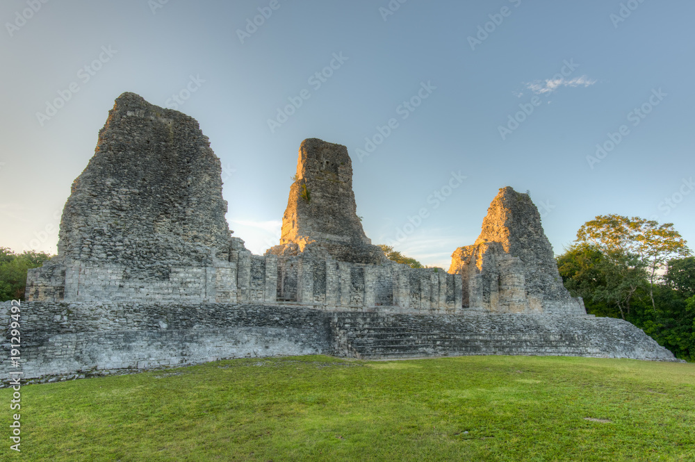 Xpuhil ist der Name einer präkolumbischen Maya-Ruinenstätte im Rio Bec Stil