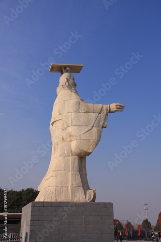 statue de l'empereur Qin Shihuang photo