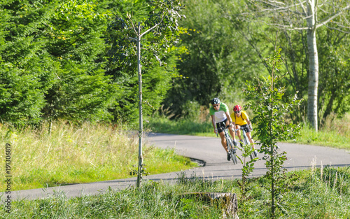 gemeinsam auf dem Rennrad unterwegs  photo