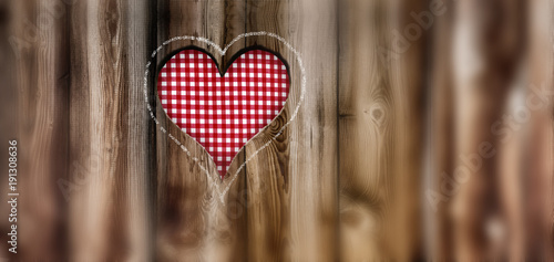 Herz im Holz