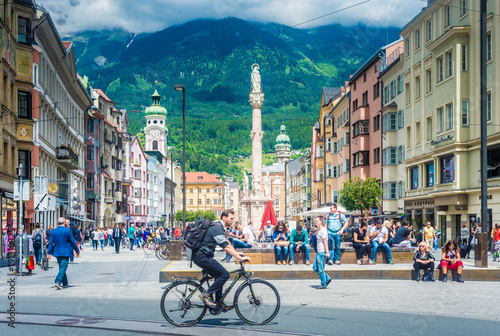 Obraz na płótnie Maria Theresien Street in Innsbruck, Austria w salonie
