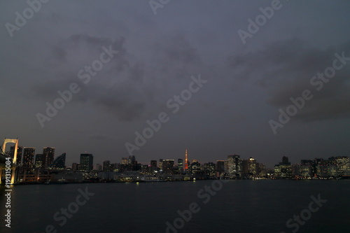 夕暮れの東京湾