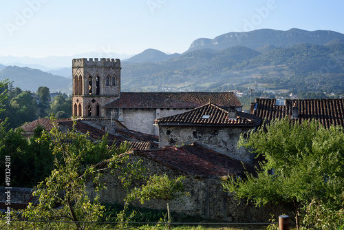 paysage d'un village avec une église