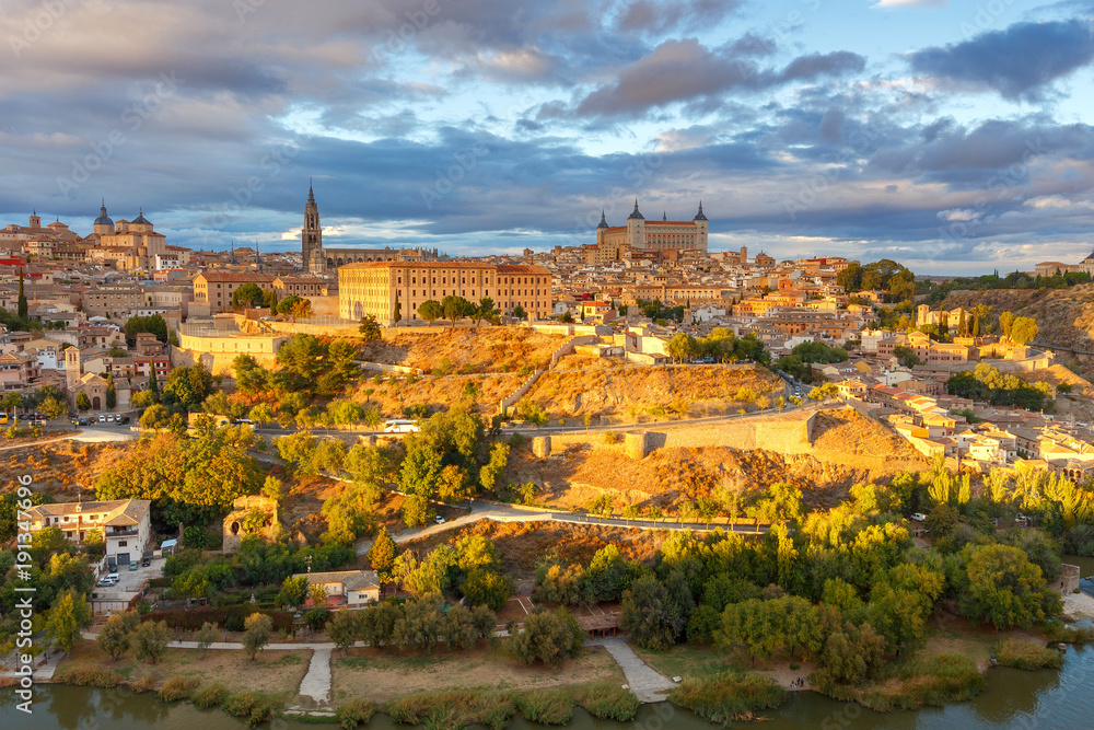 Fototapeta premium Toledo. Widok z lotu ptaka na miasto.