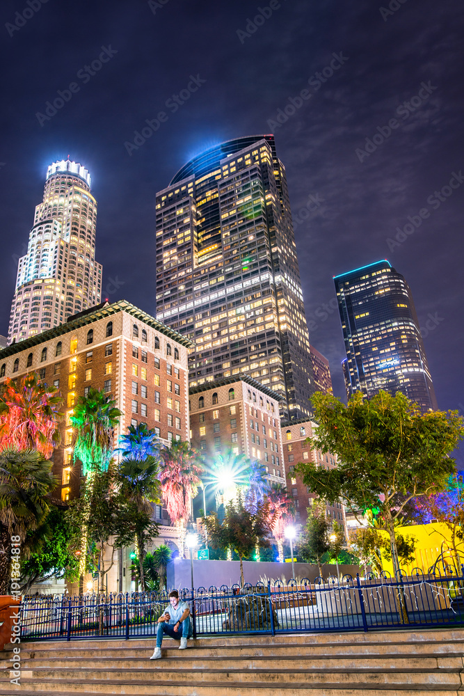 Fototapeta premium jeune homme dans le centre de Los Angeles