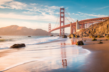 Fototapete San Francisco Golden Gate Bridge bei Sonnenuntergang, San Francisco, Kalifornien, USA  © JFL Photography