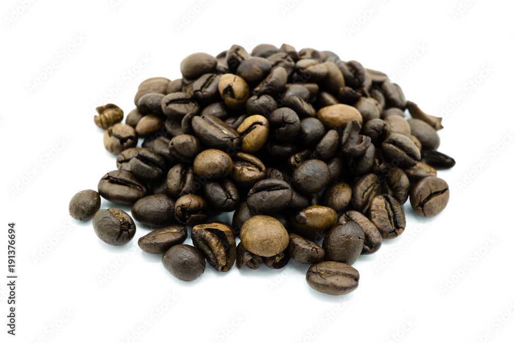 Kaffee Kaffeebohne Kaffeebohnen isoliert freigestellt auf weißen Hintergrund, Freisteller Kaffee Kaffeebohne Kaffeebohnen isoliert freigestellt auf weißen Hintergrund, Freisteller