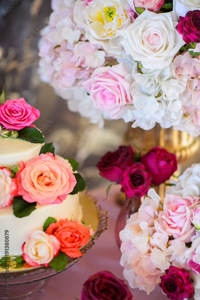 Holiday cakes for gourmets. Wedding cake. Holiday cakes for gourmets. Wedding cake.