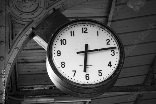 Wallpaper Mural Clock in railway station in black and white Torontodigital.ca