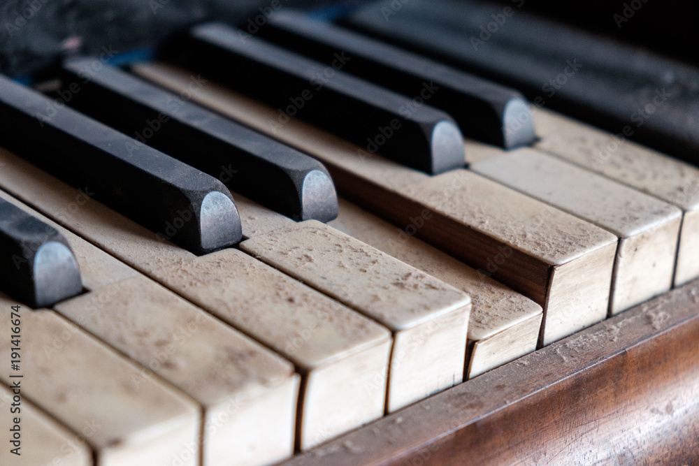last song remains - old dirty piano keys need cleaning, close up last song remains - old dirty piano keys need cleaning, close up
