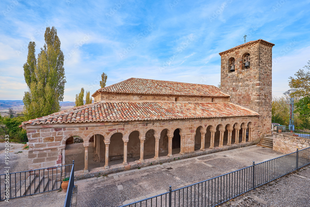 Iglesia de San Salvador, de Estilo Románico Rural (Siglo XIII) en el Pueblo de Carabias, Pedanía de Sigüenza, Guadalajara, España