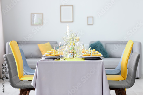 Beautiful festive Easter ta...