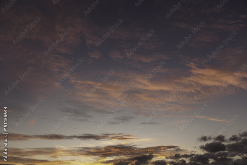 Fototapeta premium Sonnenuntergang mit Wolken