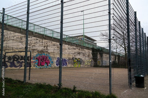 Käfiger Fußballspielplatz