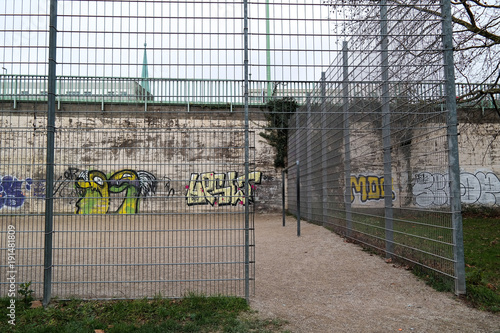 Käfiger Fußballspielplatz