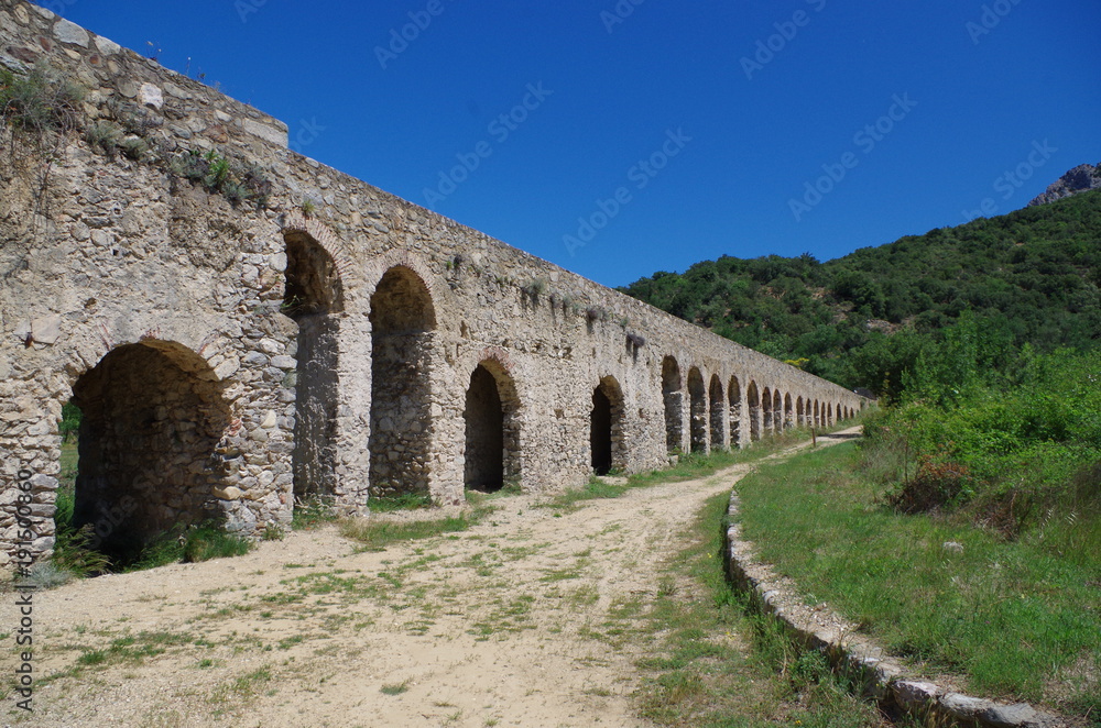 Aqueduc romain dans le sud de la France 