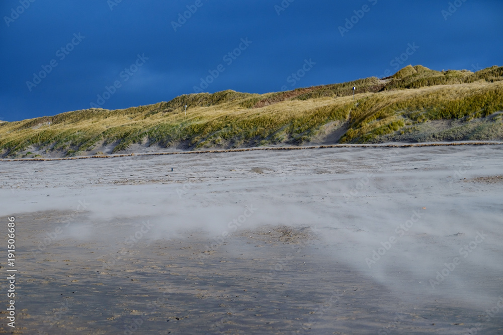 Heftiger Wind am Strand von Bergen aan Zee/NL