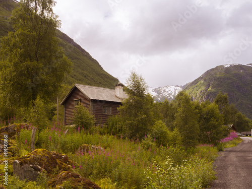 Vistas de los alrededores del lago de Dalavatnet, en Noruega, verano de 2017