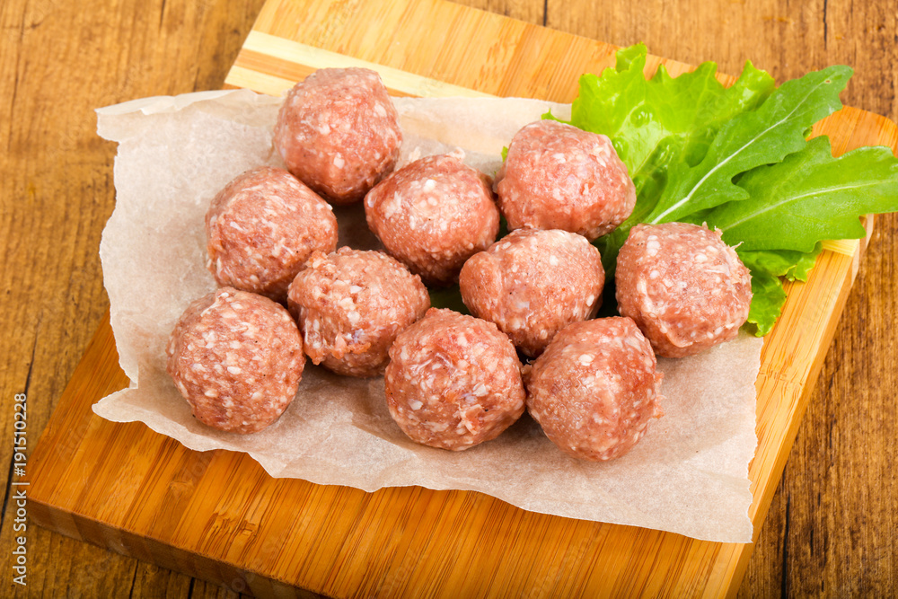 Raw meat balls