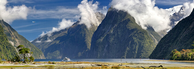 Crédence de cuisine Nouvelle-Zélande Fjord de Milford Sound au crépuscule  © Henner Damke