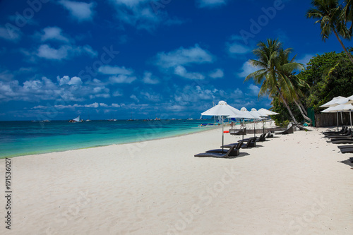 Fototapeta Naklejka Na Ścianę i Meble -  Beautiful tropical White beach on Boracay. Philippines.