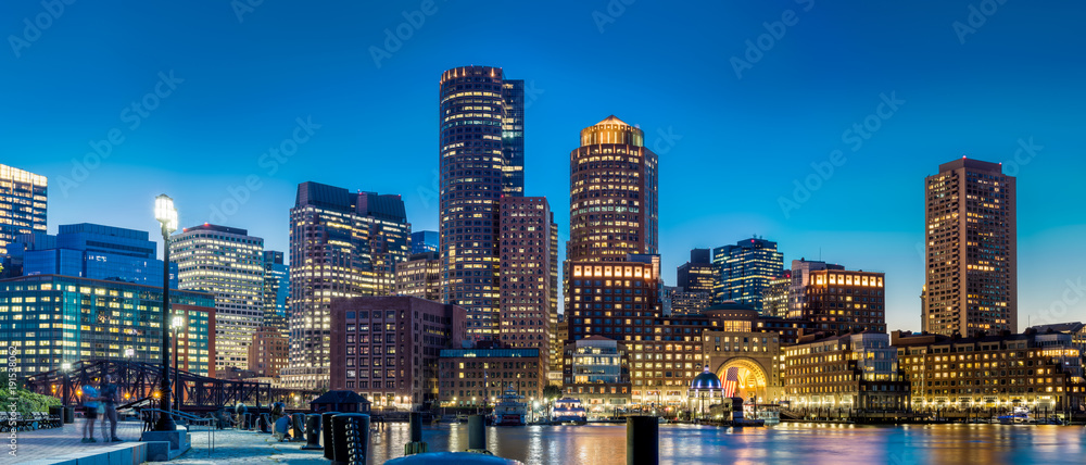 Obraz premium Boston Waterfront at Blue Hour
