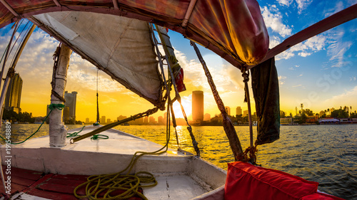 Tableau sur toile Felucca ride on the Nile, Cairo, Egypt