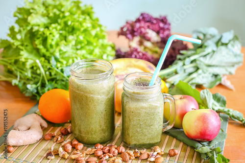 Fruit and vegetable green smoothie