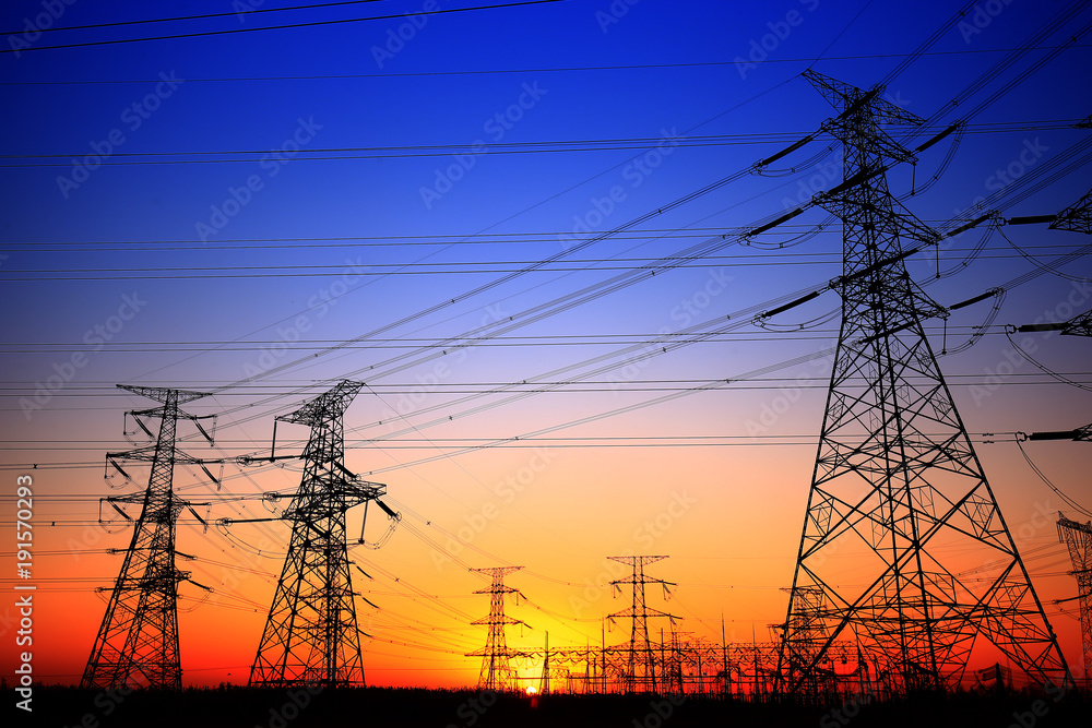 Fototapeta premium Sylwetka zachód pylonu