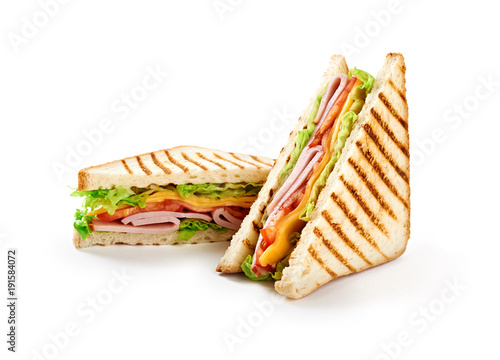Fotografia Sandwich with ham, cheese, tomatoes, lettuce, and toasted bread
