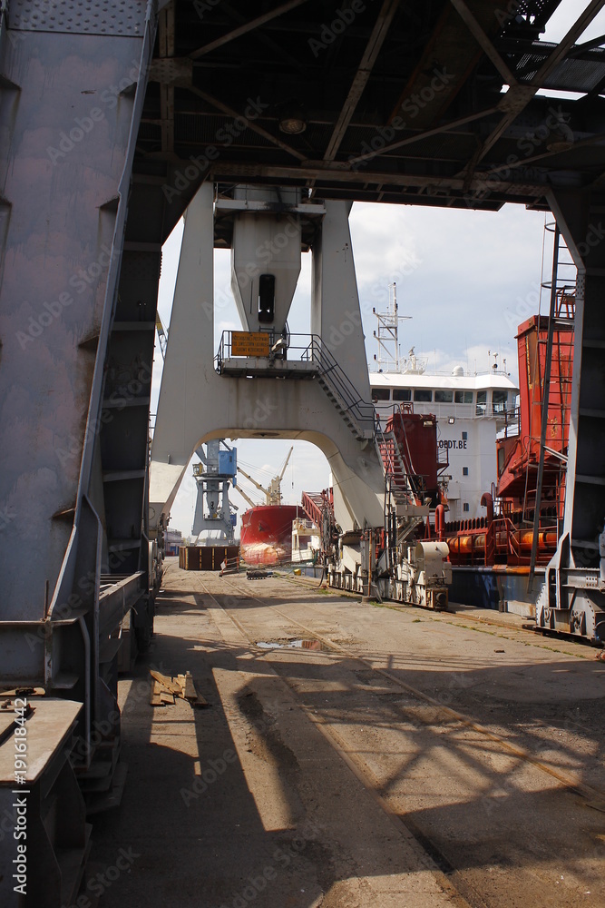 Naklejka premium Port