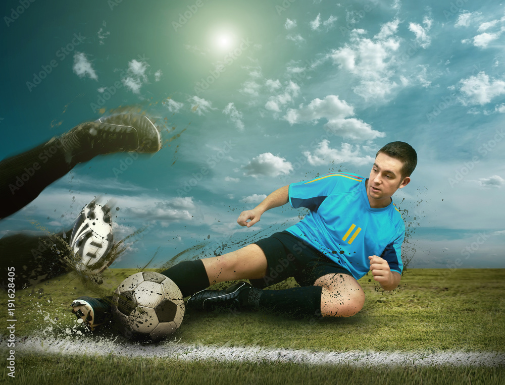 Naklejka premium Soccer players on the field