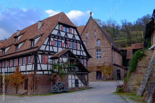Fachwerkhäuser beim Kloster Maulbronn © fotografci